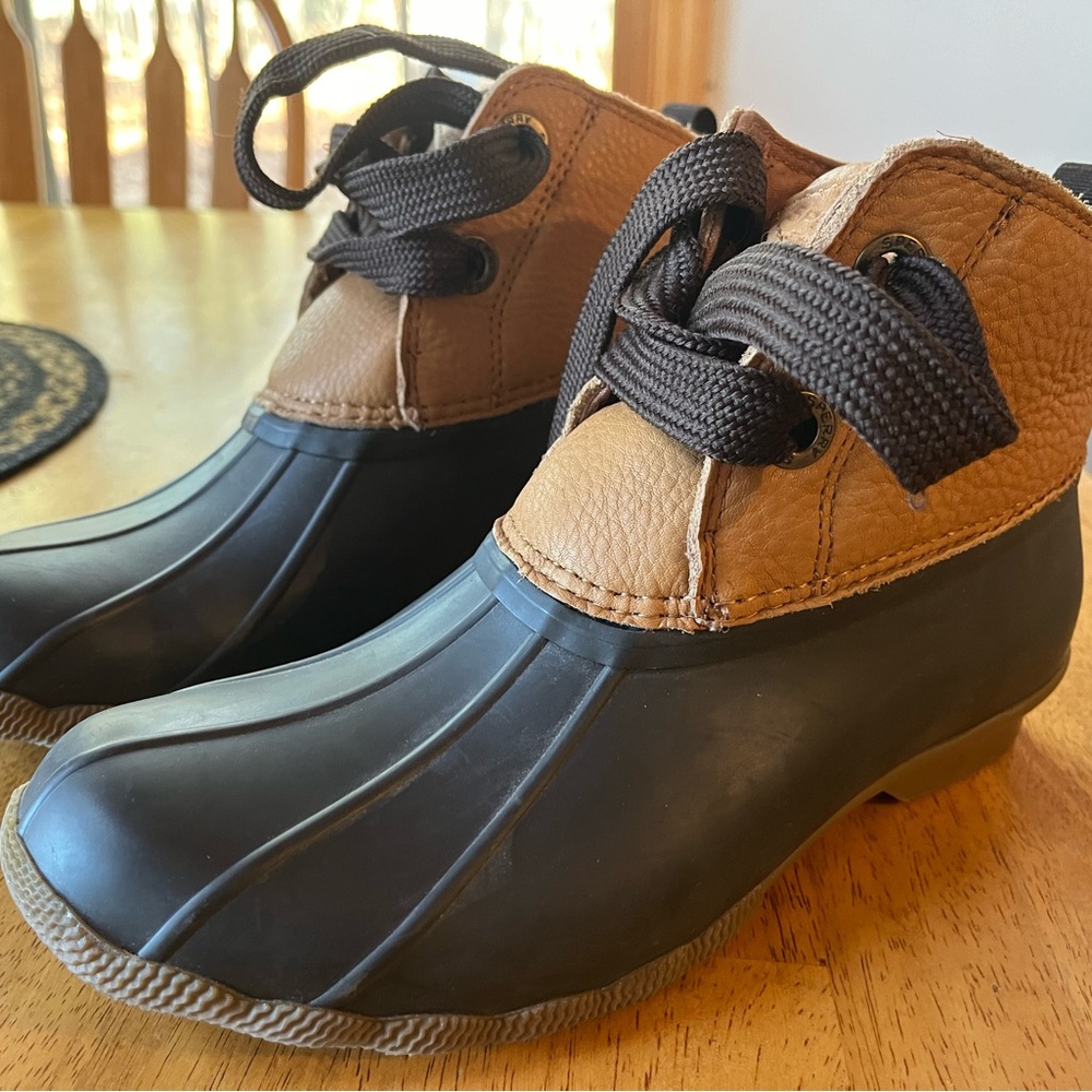 Women’s Sperry duck boots size 7.5
